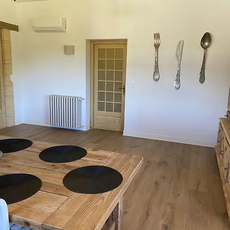 Hébergement de vacances Superbe Maison De Campagne, Piscine Et Climatisation - Fr-1-824-30
